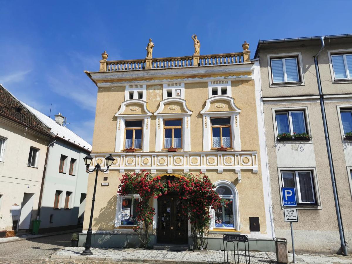 U Cerneho Orla Apartment Vidnava Luaran gambar