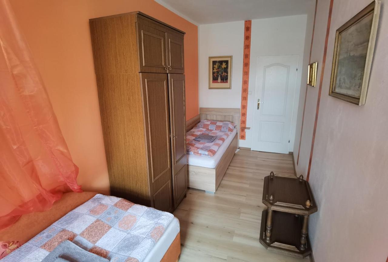 U Cerneho Orla Apartment Vidnava Luaran gambar